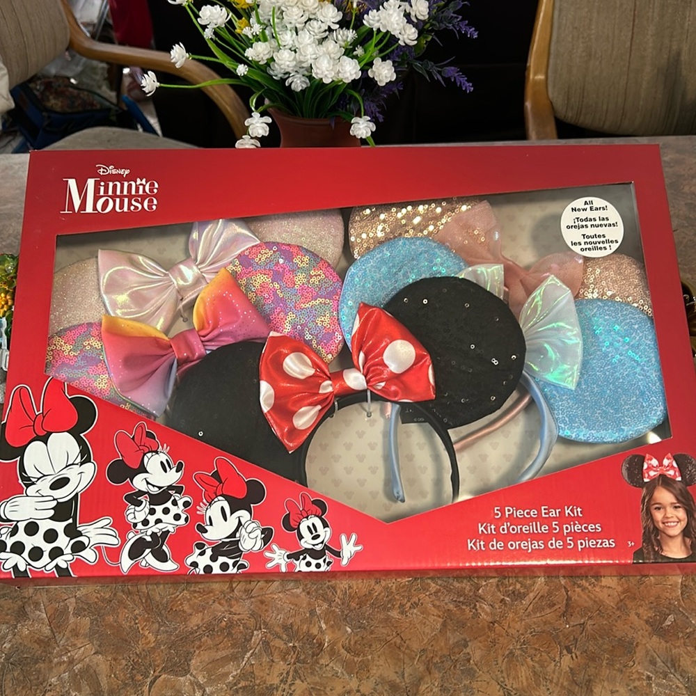 Disney Minnie Mouse set of 5 all new ears